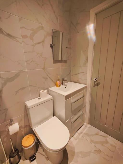 Sloane Modern 2 Bedroom Seafront Apartment Blackpool Exteriör bild