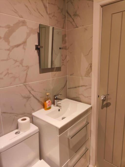 Sloane Modern 2 Bedroom Seafront Apartment Blackpool Exteriör bild